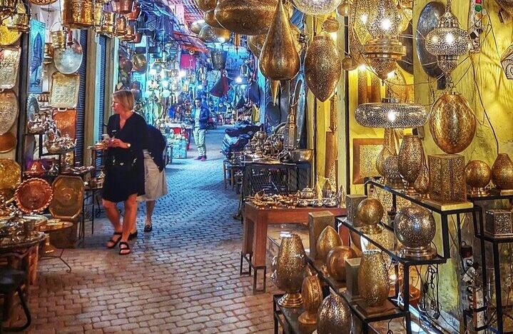 circuit de 3 jours à Marrakech visites culturelles, désert d’Agafay, vallée de l’Ourika, palais et souks.