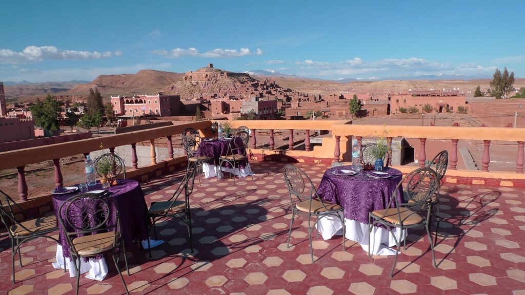 restauration lors d'une visite Ait benhaddou