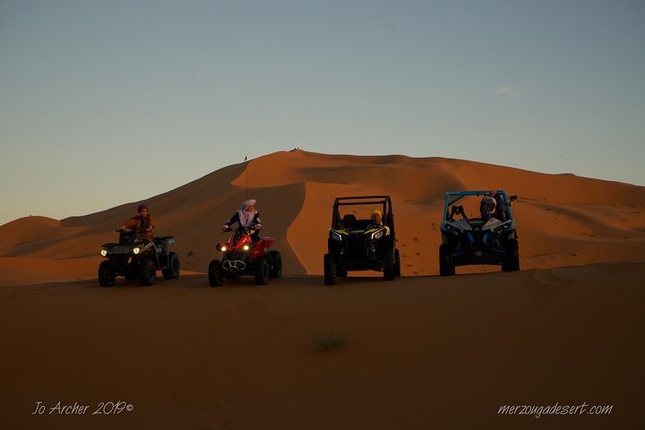 Expérience aventure en buggy Merzouga pour découvrir les dunes.